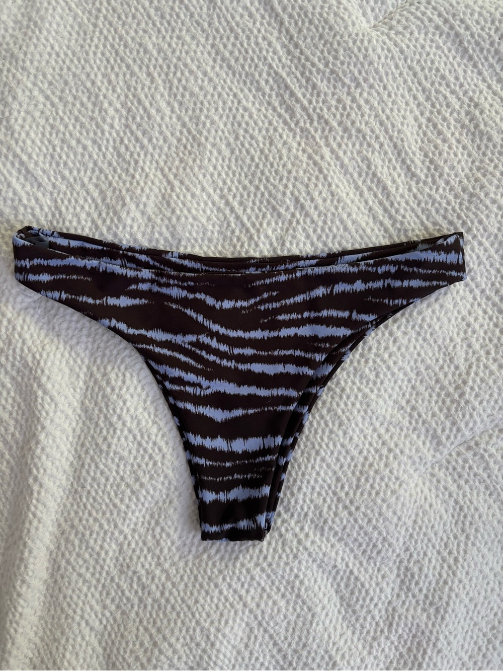 Skatie Lynx Bottoms in size Large in Dylan Style